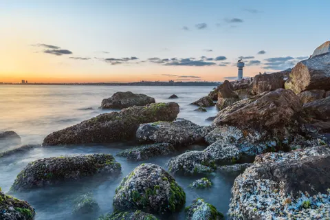 灯台のある海岸 4K壁紙 · ocean · 3840×2563