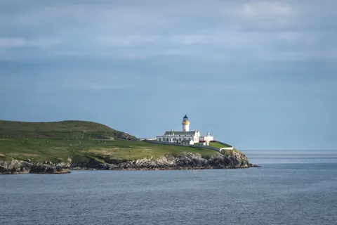 灯台のある海岸 4K壁紙 · ocean · 3840×2563