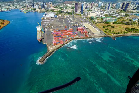 خلفية جزيرة من الجو بدقة 4K · ocean · 3840×2560