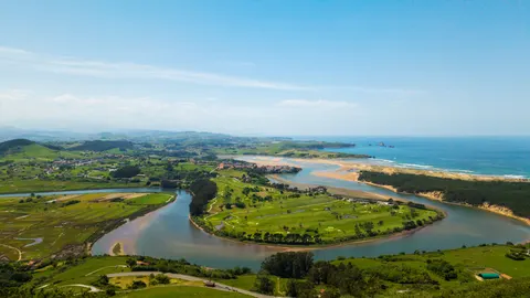 Island Aerial 4K Wallpaper · ocean · 3840×2160