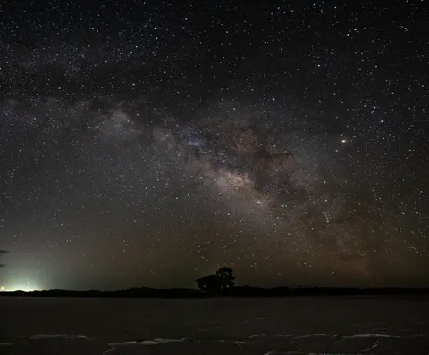 Papel de parede Via Láctea céu noturno 4K · space · 3840×3186