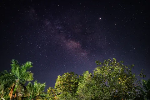 Papel de parede Via Láctea céu noturno 4K · space · 3840×2560
