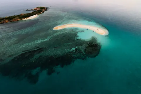 海島航拍 4K桌布 · ocean · 3840×2560