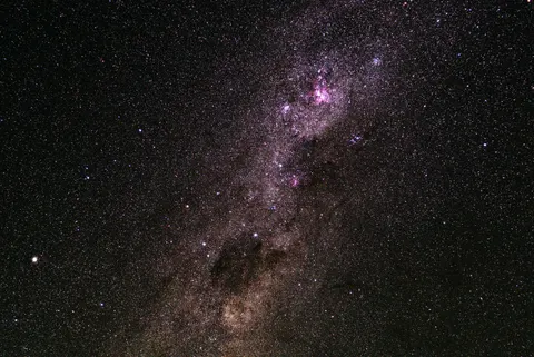Papel de parede Via Láctea céu noturno 4K · space · 3840×2566