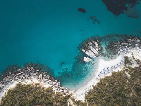 والپیپر جزیره از نمای هوایی با کیفیت 4K · ocean · 3840×2880