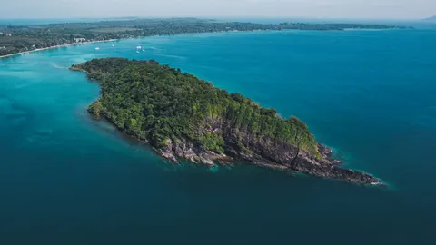 海島航拍 4K桌布 · ocean · 3840×2160