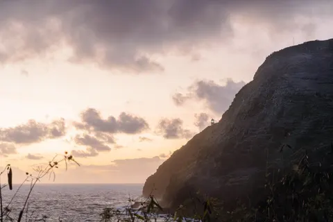 Hình nền Vách Đá Bên Đại Dương 4K · ocean · 3840×2560