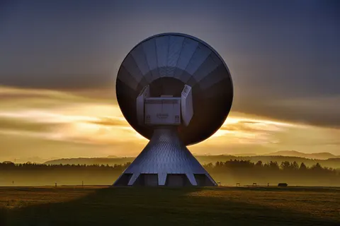 Satelliet 4K-achtergrond · technology · 3840×2560