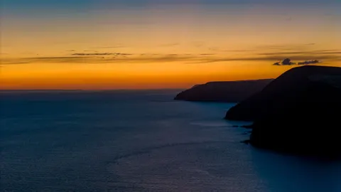 Hình nền Vách Đá Bên Đại Dương 4K · ocean · 3840×2160