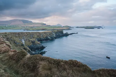 Fond d'écran Falaise sur l'océan 4K · ocean · 3840×2560