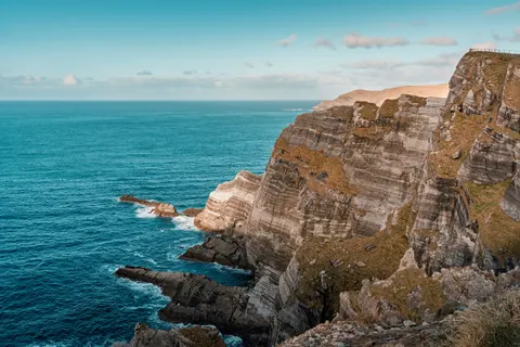 Fond d'écran Falaise sur l'océan 4K · ocean · 3840×2560