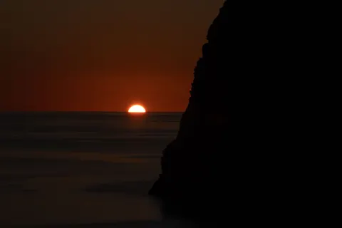 Hình nền Vách Đá Bên Đại Dương 4K · ocean · 3840×2560