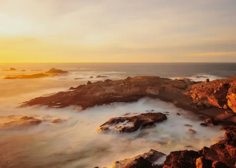 Hình nền Vách Đá Bên Đại Dương 4K · ocean · 3840×2743