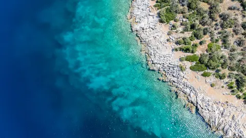 والپیپر جزیره از نمای هوایی با کیفیت 4K · ocean · 3840×2160