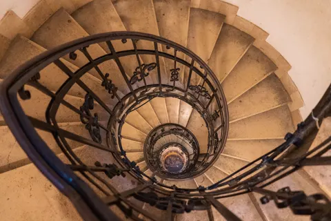 Wendeltreppe 4K Hintergrundbild · architecture · 3840×2560