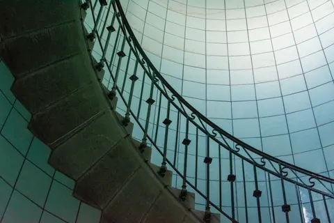 Spiral Merdiven 4K Duvar Kağıdı · architecture · 3840×2560