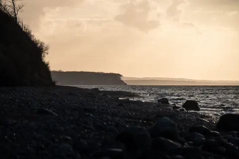 Fond d'écran Falaise sur l'océan 4K · ocean · 3840×2560