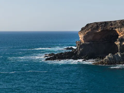 Hình nền Vách Đá Bên Đại Dương 4K · ocean · 3840×2880