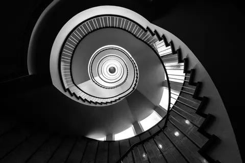 Sfondo Scala a Chiocciola 4K · architecture · 3840×2560