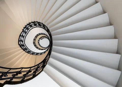 Spiral Merdiven 4K Duvar Kağıdı · architecture · 3840×2743