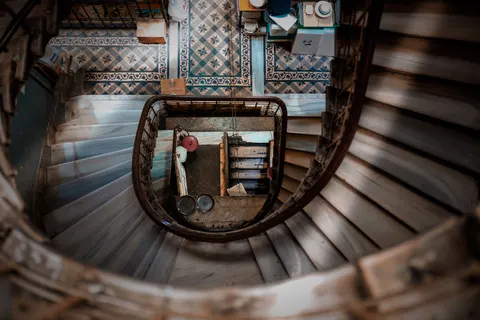Spiral Merdiven 4K Duvar Kağıdı · architecture · 3840×2560