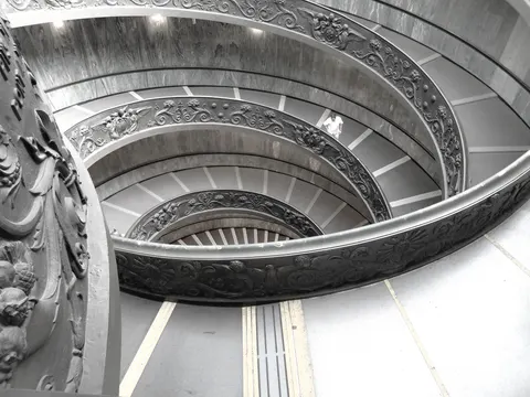 Tapeta Spiralne Schody 4K · architecture · 3840×2880