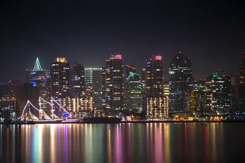 City Skyline at Night 4K Wallpaper · city · 3840×2560