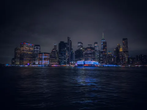 Skyline bei Nacht 4K Hintergrundbild · city · 3840×2883