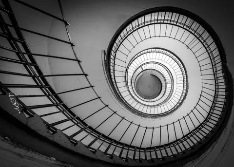 Spiral Merdiven 4K Duvar Kağıdı · architecture · 3840×2743