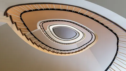 螺旋樓梯 4K桌布 · architecture · 3840×2160