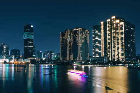 City Skyline at Night 4K Wallpaper · city · 3840×2560
