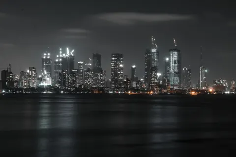 City Skyline at Night 4K Wallpaper · city · 3840×2560