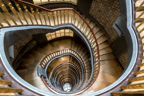Spiral Merdiven 4K Duvar Kağıdı · architecture · 3840×2560