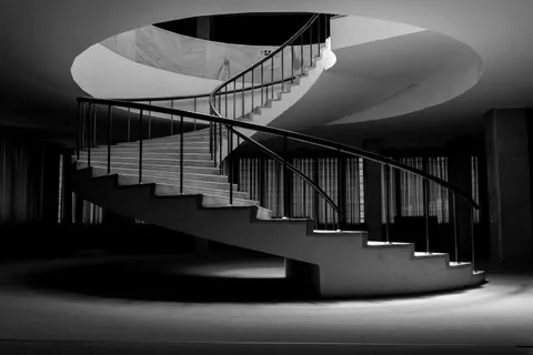 螺旋樓梯 4K桌布 · architecture · 3840×2560