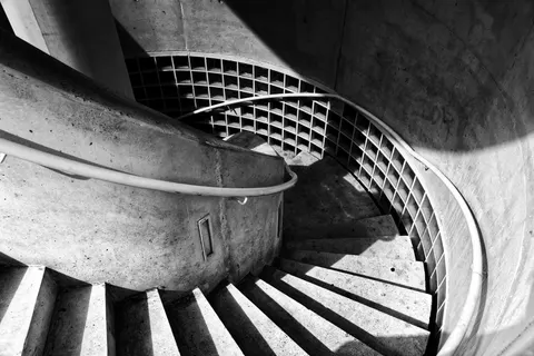 Tapeta Spiralne Schody 4K · architecture · 3840×2560