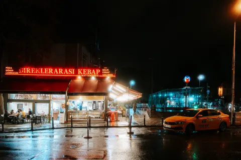 Neon City Street 4K Wallpaper · city · 3840×2560
