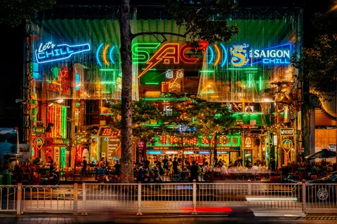 Neon City Street 4K Wallpaper · city · 3840×2560