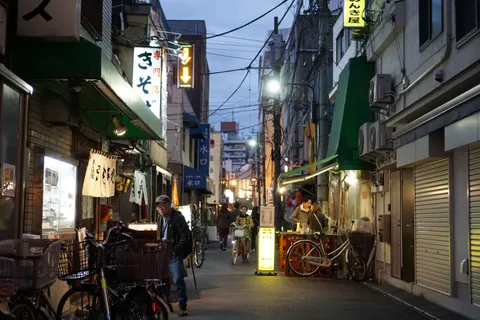 Neon City Street 4K Wallpaper · city · 3840×2560