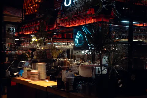 Neon City Street 4K Wallpaper · city · 3840×2560
