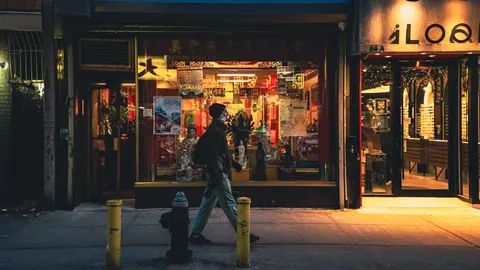 Neon City Street 4K Wallpaper · city · 3840×2160
