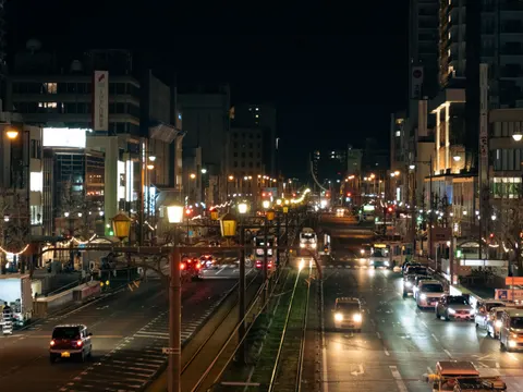Fondo de pantalla Calle de ciudad neón 4K · city · 3840×2883