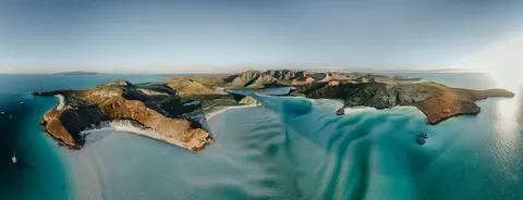 Tapeta Wyspa z Lotu Ptaka 4K · ocean · 3840×1471