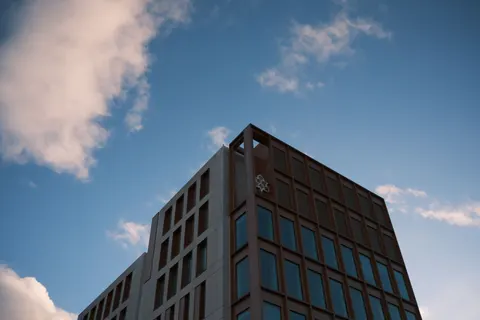 Wolkenkratzer 4K Hintergrundbild · city · 3840×2560