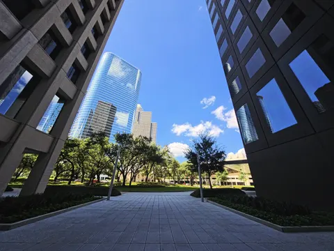 摩天大楼 4K壁纸 · city · 3840×2880