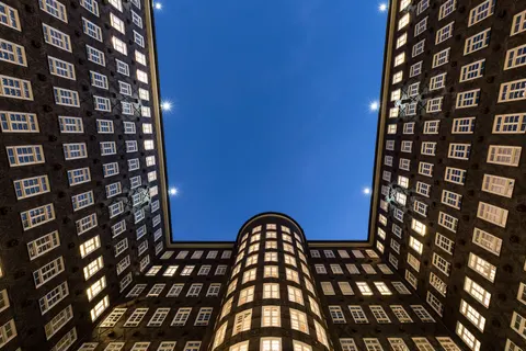 Skyscraper 4K Wallpaper · city · 3840×2560