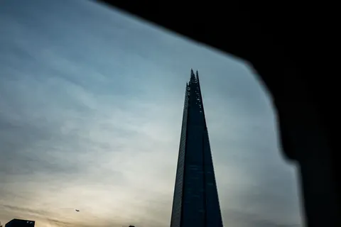 خلفية ناطحة سحاب بدقة 4K · city · 3840×2555