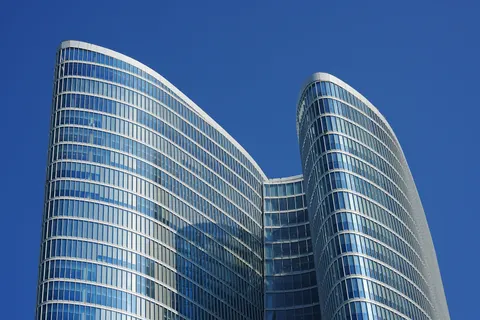 خلفية ناطحة سحاب بدقة 4K · city · 3840×2560