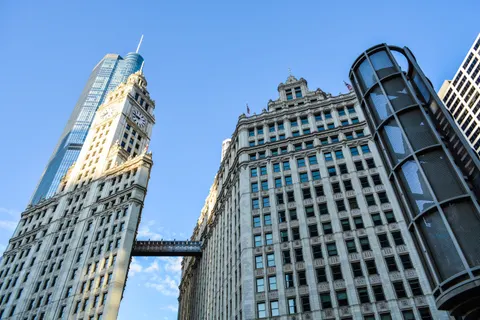 Wolkenkratzer 4K Hintergrundbild · city · 3840×2560