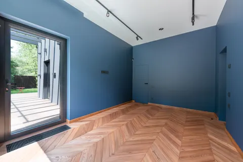Papel de parede Quarto Iluminado pelo Sol 4K · minimal · 3840×2563