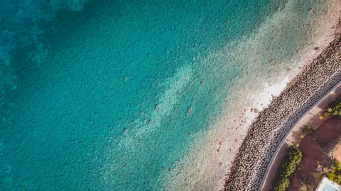 섬 항공뷰 4K 배경화면 · ocean · 3840×2160